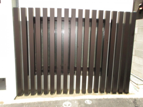 【国立中店】フェンス取り付けました☆カスタマイズパーツ・枕木材（カームブラック）